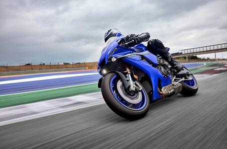 2025 Yamaha YZF-R1 - Photo 12