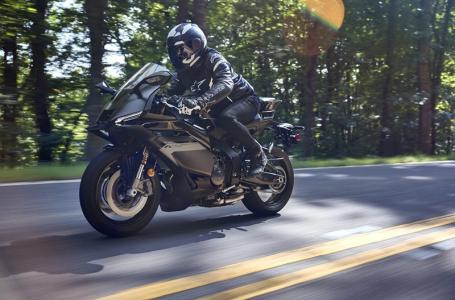 2025 Yamaha YZF R9 - Photo 11