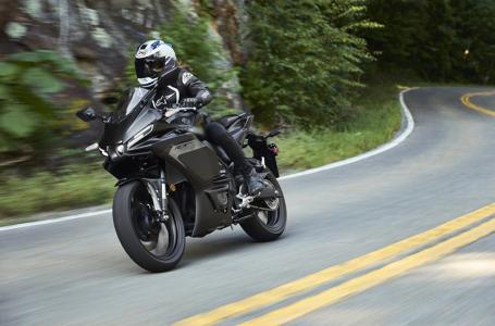 2025 Yamaha YZF R3 - Photo 15