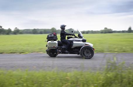 2025 Can-Am CANYON XT - Photo 6
