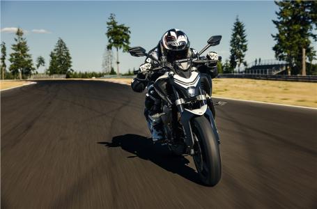 2025 CFMOTO 450NK - Photo 5