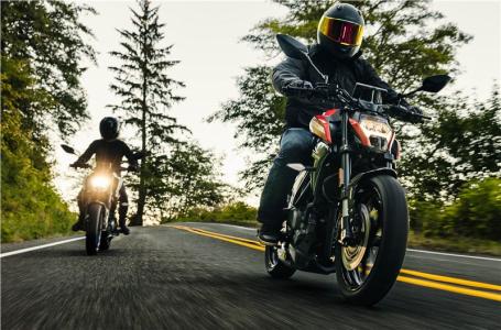 2025 CFMOTO NK 300 - Photo 7