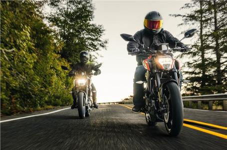 2025 CFMOTO NK 300 - Photo 4