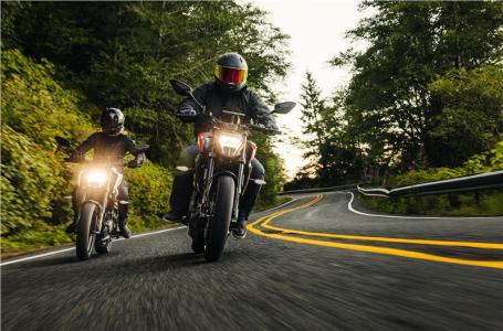2025 CFMOTO NK 300 - Photo 5