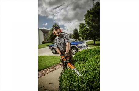 2025 STIHL HS82R/24 HEDGE TRIMMER - Photo 3