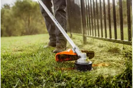 2025 STIHL FS131R TRIMMER - Photo 3