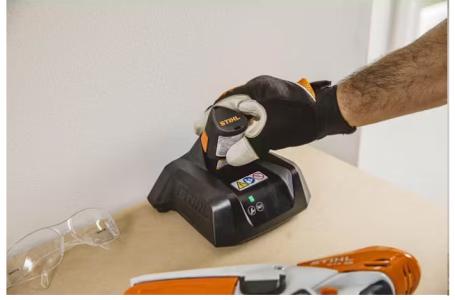 2025 STIHL AS 2 - Photo 3