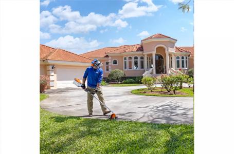 2025 STIHL FCA135 CORDLESS LAWN EDGER - Photo 3