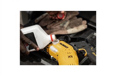 2025 DeWalt 20V MAX* 8 in. Brushless Cordless Pruning Chainsaw Kit with 3 Ah Battery (DCCS623L1) - Photo 17