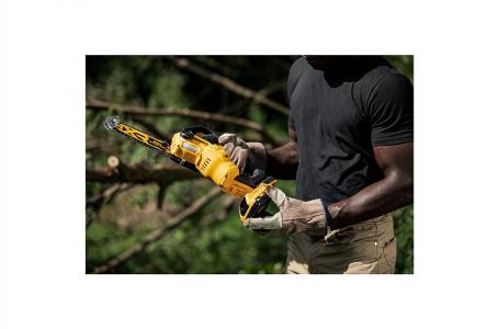 2025 DeWalt 20V MAX* 8 in. Brushless Cordless Pruning Chainsaw Kit with 3 Ah Battery (DCCS623L1) - Photo 8