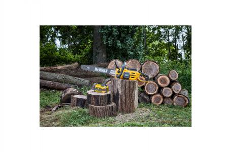 2025 DeWalt 60V MAX* Brushless Cordless 20 in. Chainsaw (Tool Only) (DCCS677B) - Photo 16