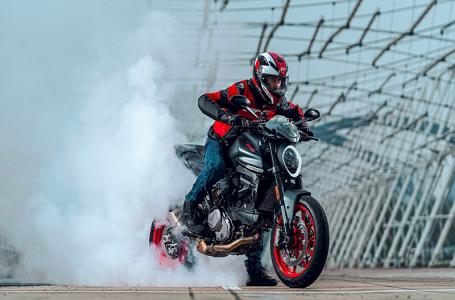 2026 Ducati Monster 937+ - Photo 2