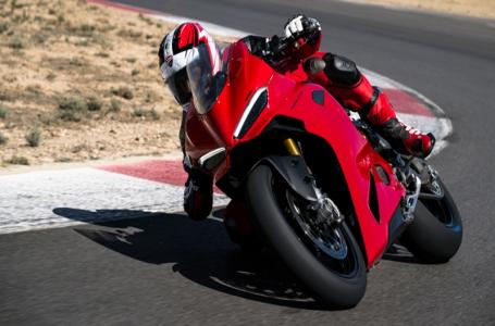 2026 Ducati Panigale V2 S - Photo 4