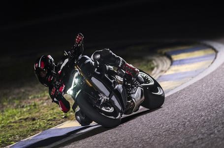 2026 Ducati Streetfighter V4 S - Photo 3