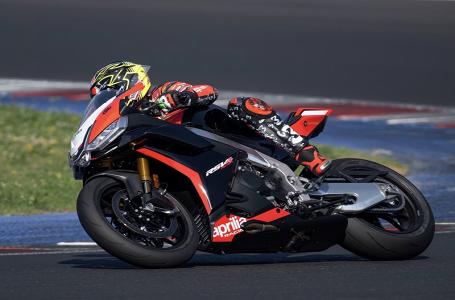 2026 Aprilia RSV4 1100 - Photo 6