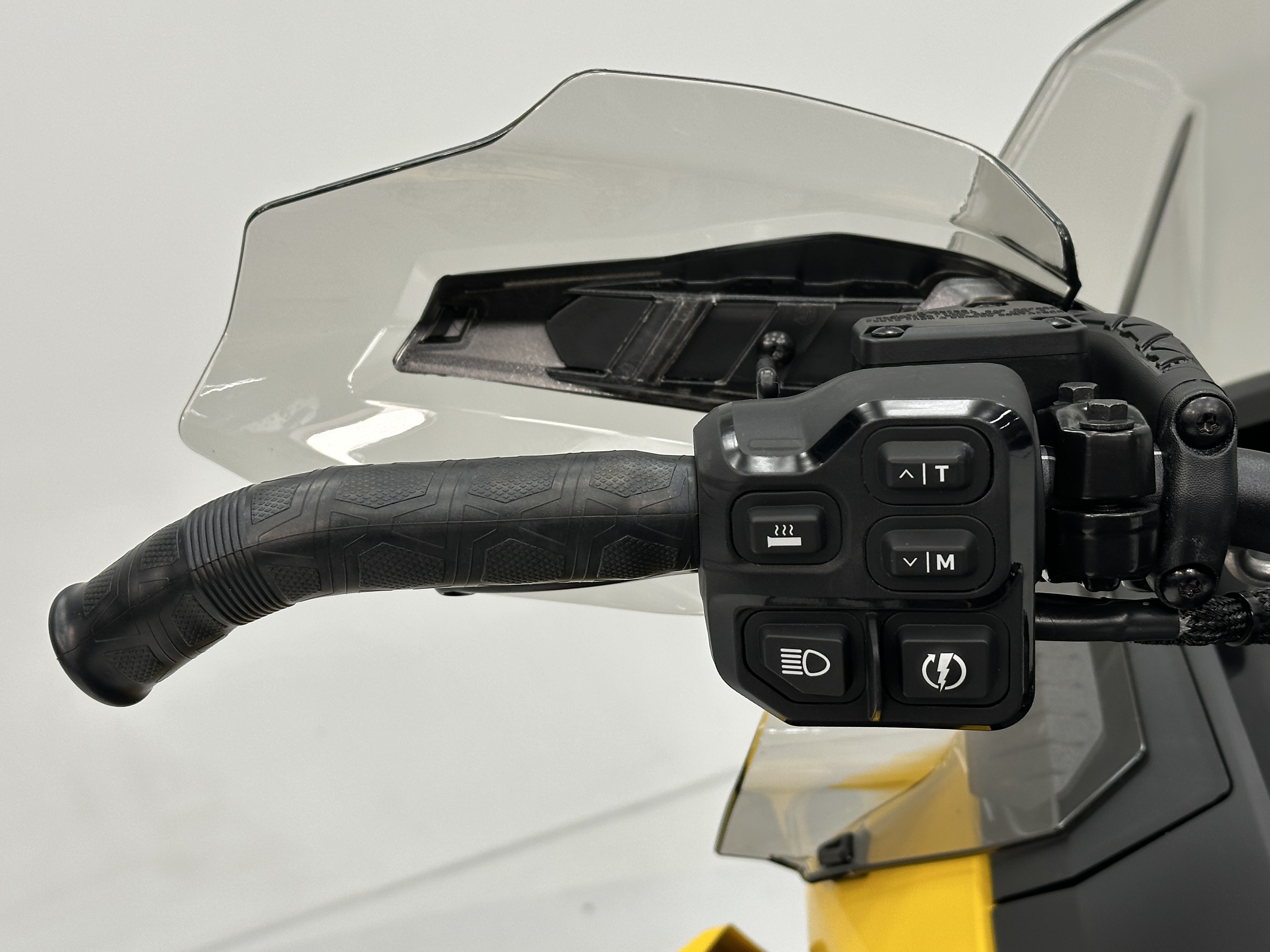 2025 Ski-Doo MXZ ADRENALINE 137 850 E-TEC RipSaw 1.25" E.S. - Photo 7