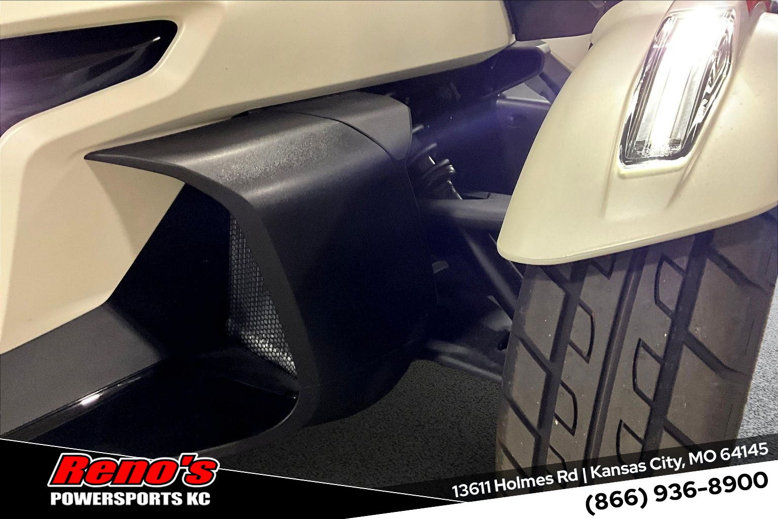 2025 Can-Am Spyder RT Sea-To-Sky - Photo 7