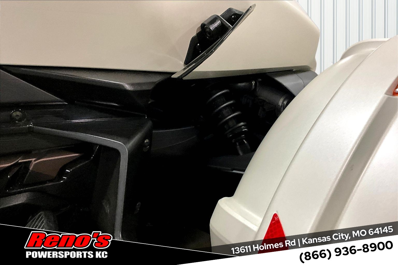 2025 Can-Am Spyder RT Sea-To-Sky - Photo 8