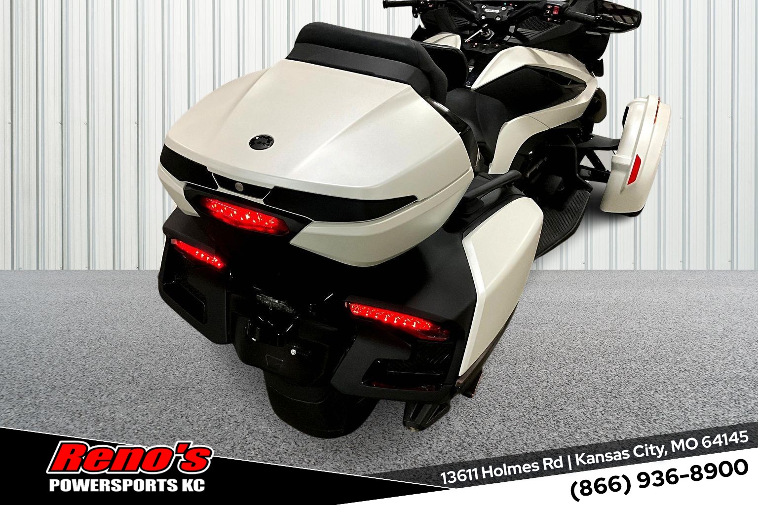 2025 Can-Am Spyder RT Sea-To-Sky - Photo 11