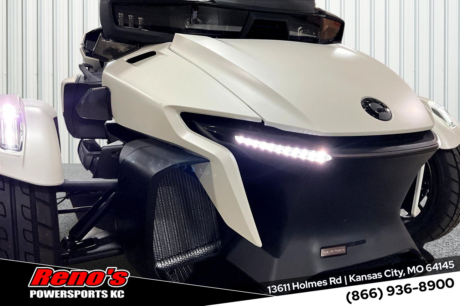 2025 Can-Am Spyder RT Sea-To-Sky - Photo 13