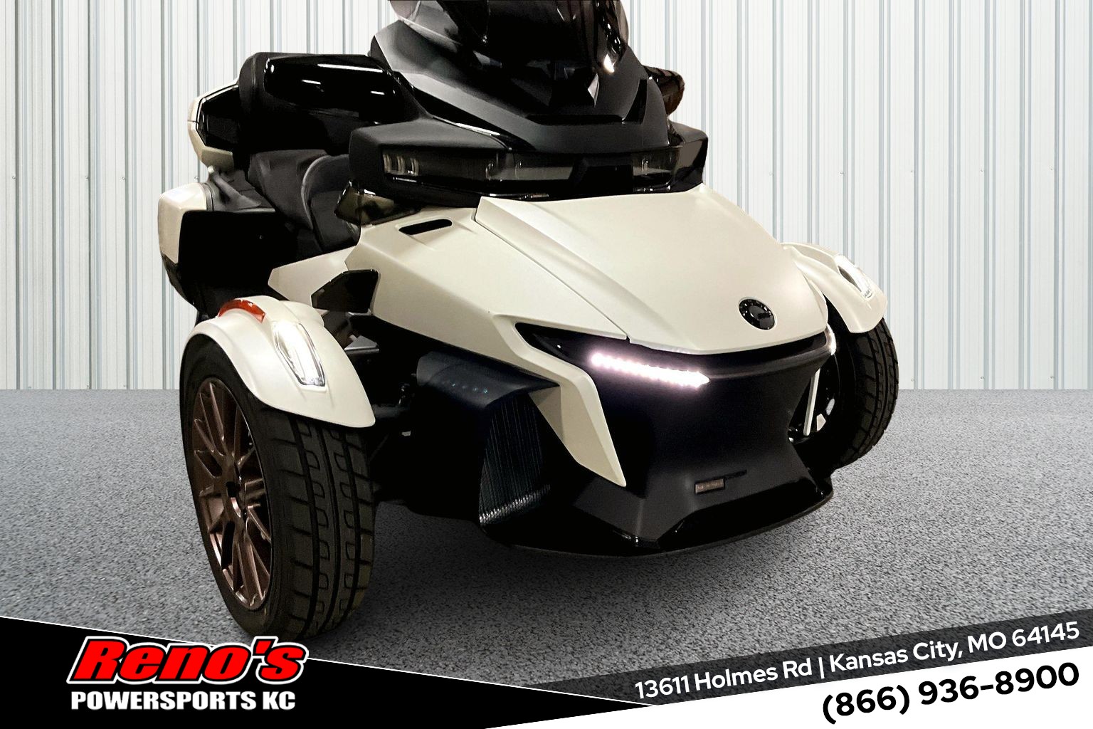 2025 Can-Am Spyder RT Sea-To-Sky - Photo 16