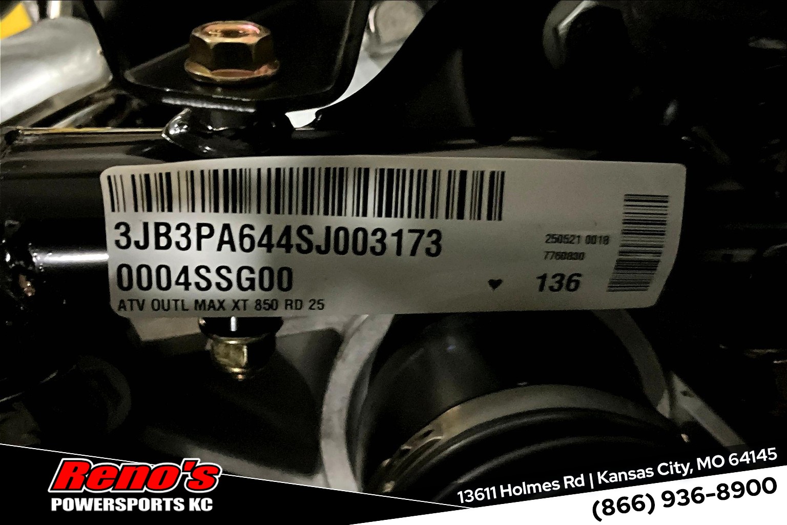 2025 Can-Am OUTLANDER MAX XT 850 - Photo 17
