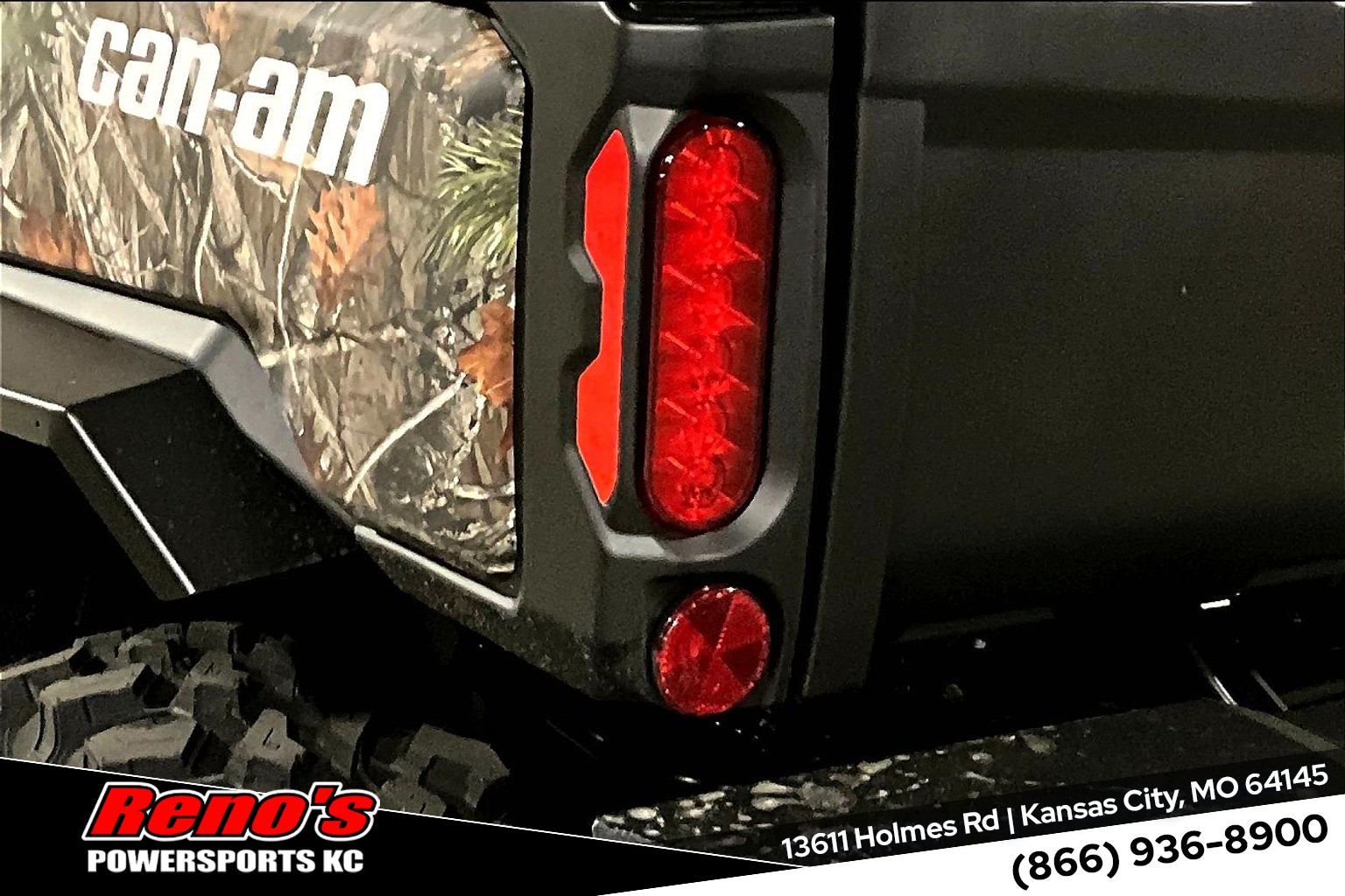2025 Can-Am Defender LIMITED CAB HD10 - Photo 17