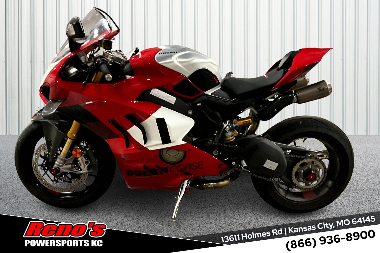 2023 Ducati Panigale V4 R - Photo 2