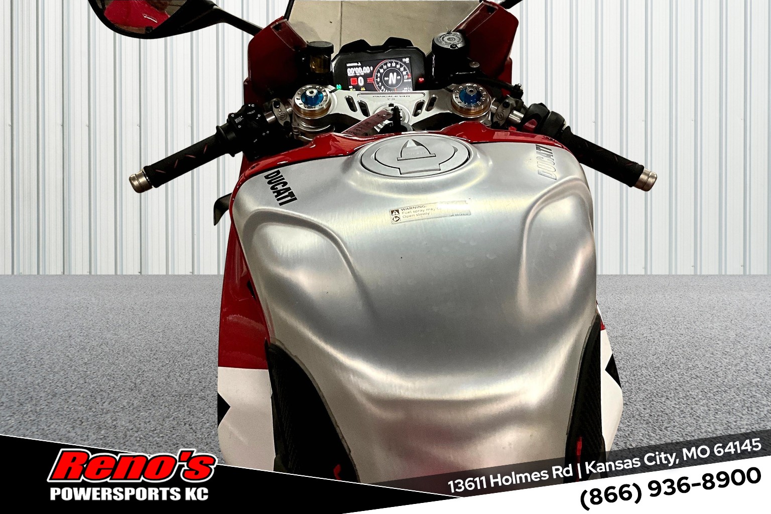 2023 Ducati Panigale V4 R - Photo 8