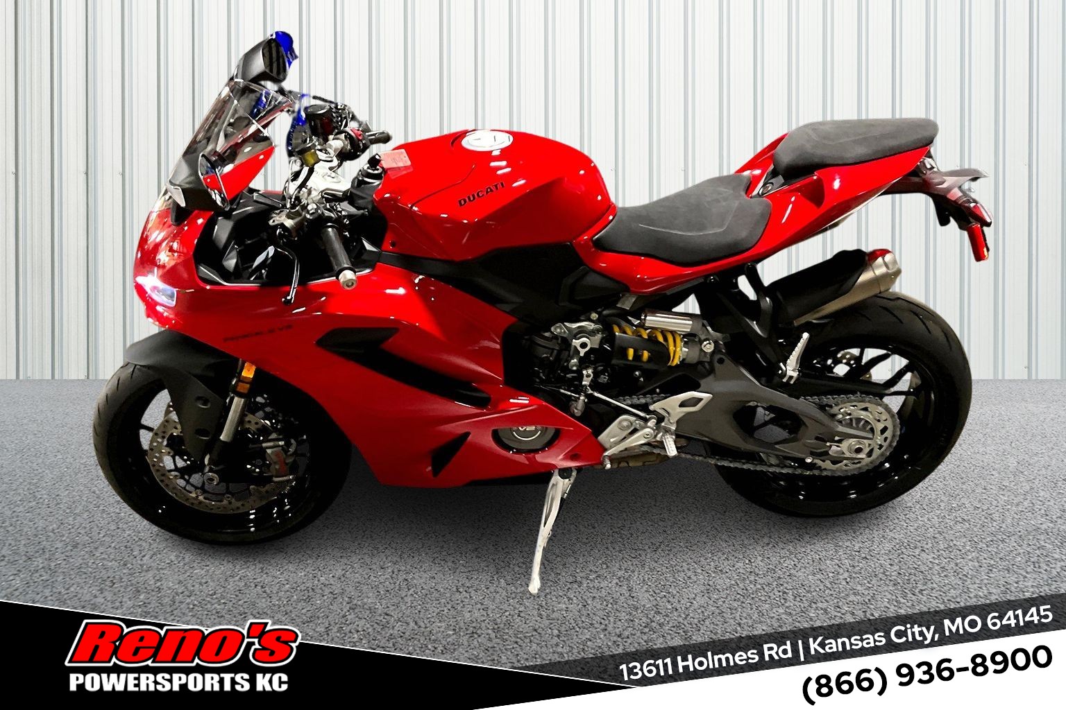 2026 Ducati Panigale V2 - Photo 2