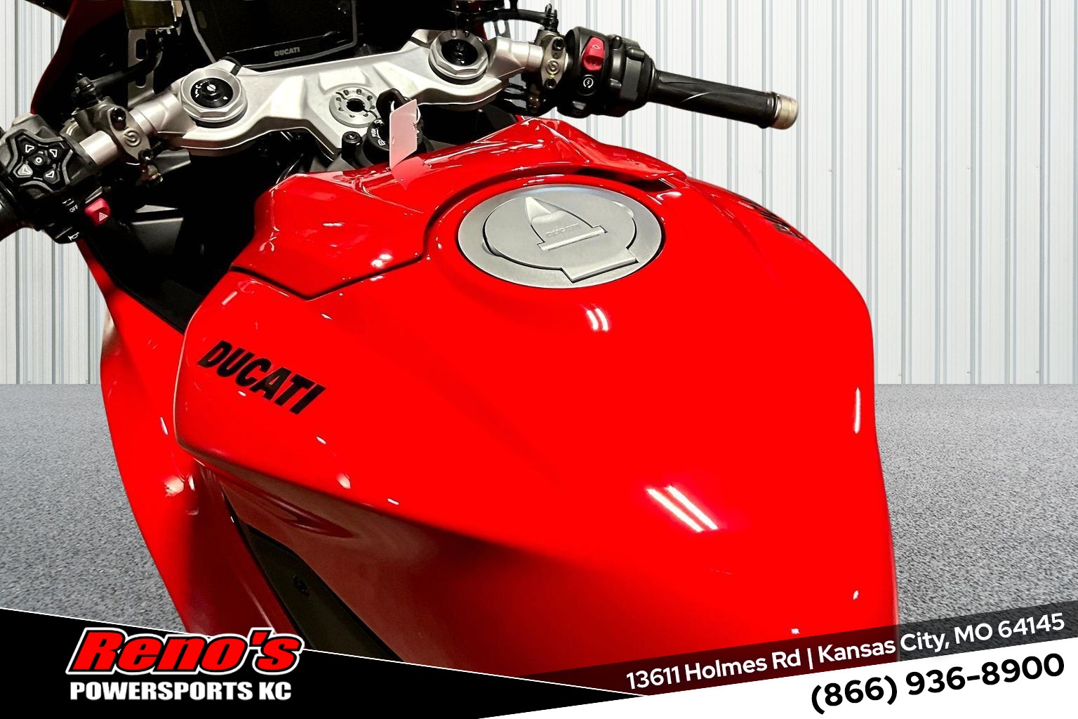 2026 Ducati Panigale V2 - Photo 7