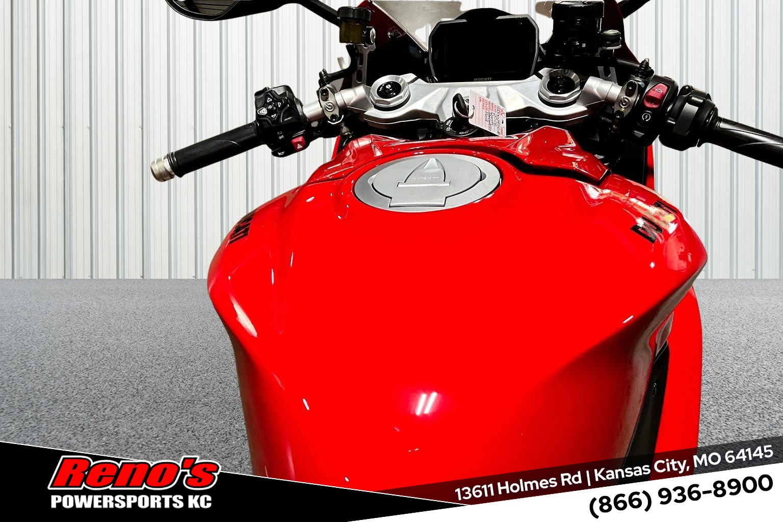 2026 Ducati Panigale V2 - Photo 8