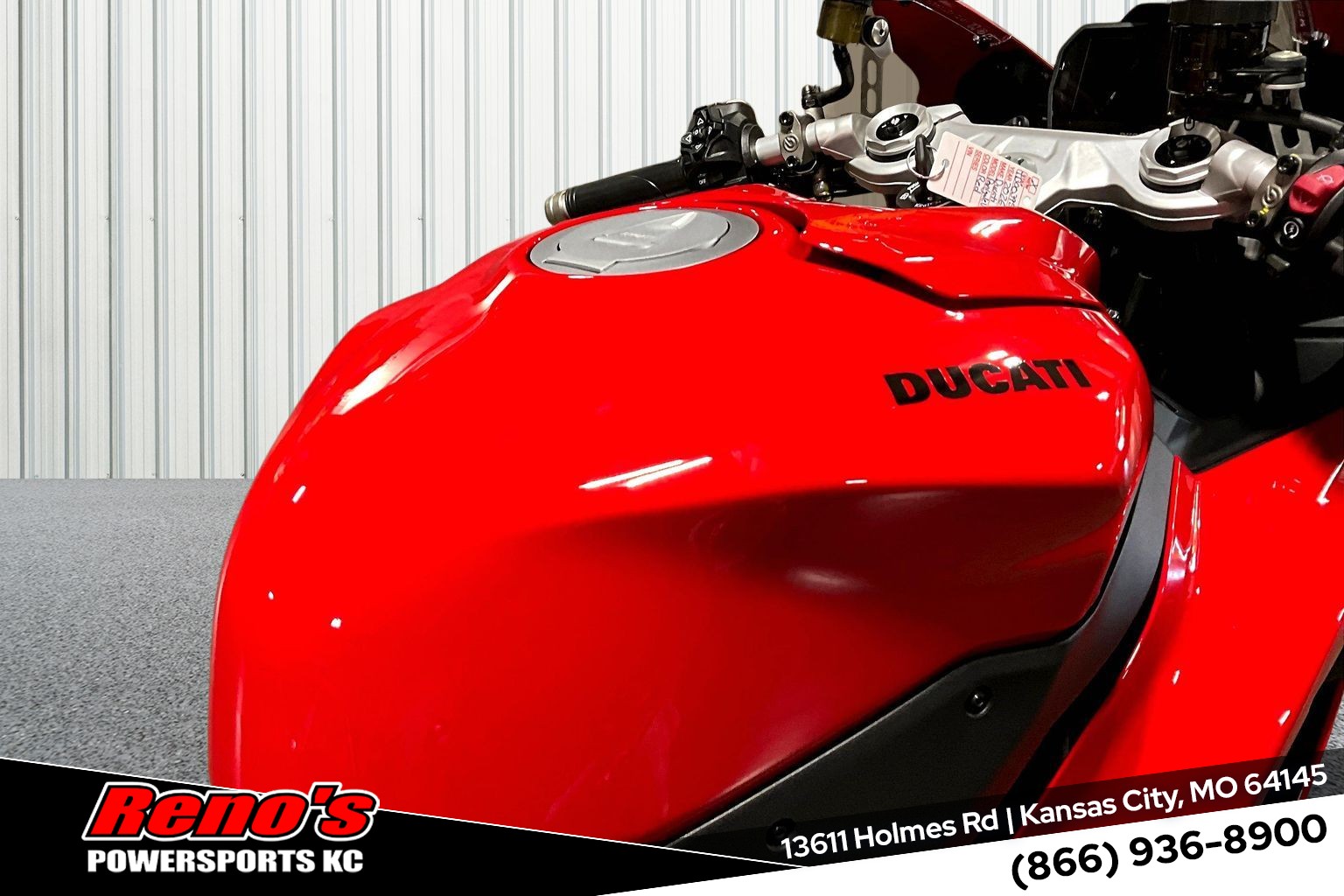 2026 Ducati Panigale V2 - Photo 9