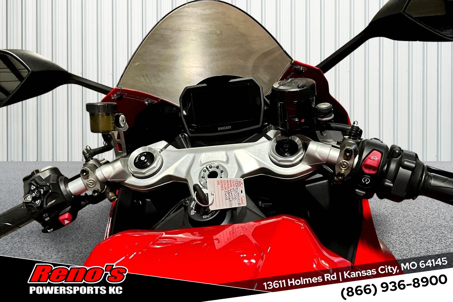 2026 Ducati Panigale V2 - Photo 11