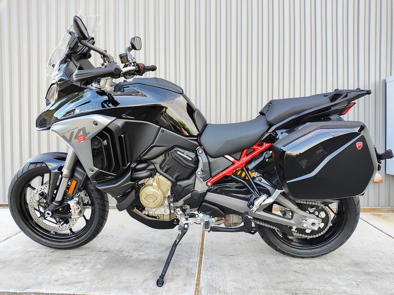 2025 Ducati Multistrada V4 S Travel & Radar