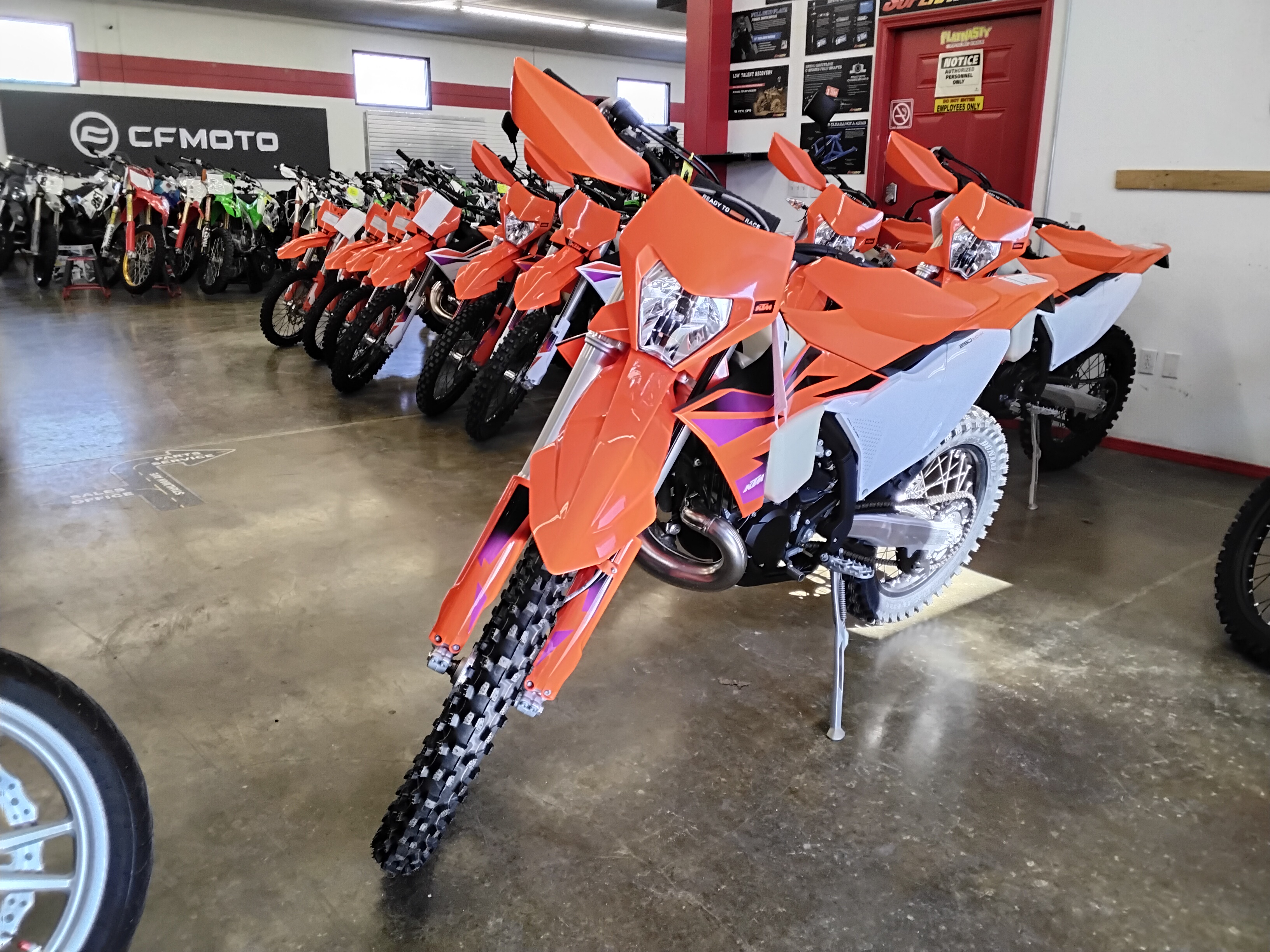 2024 KTM XC 250 W - Photo 2