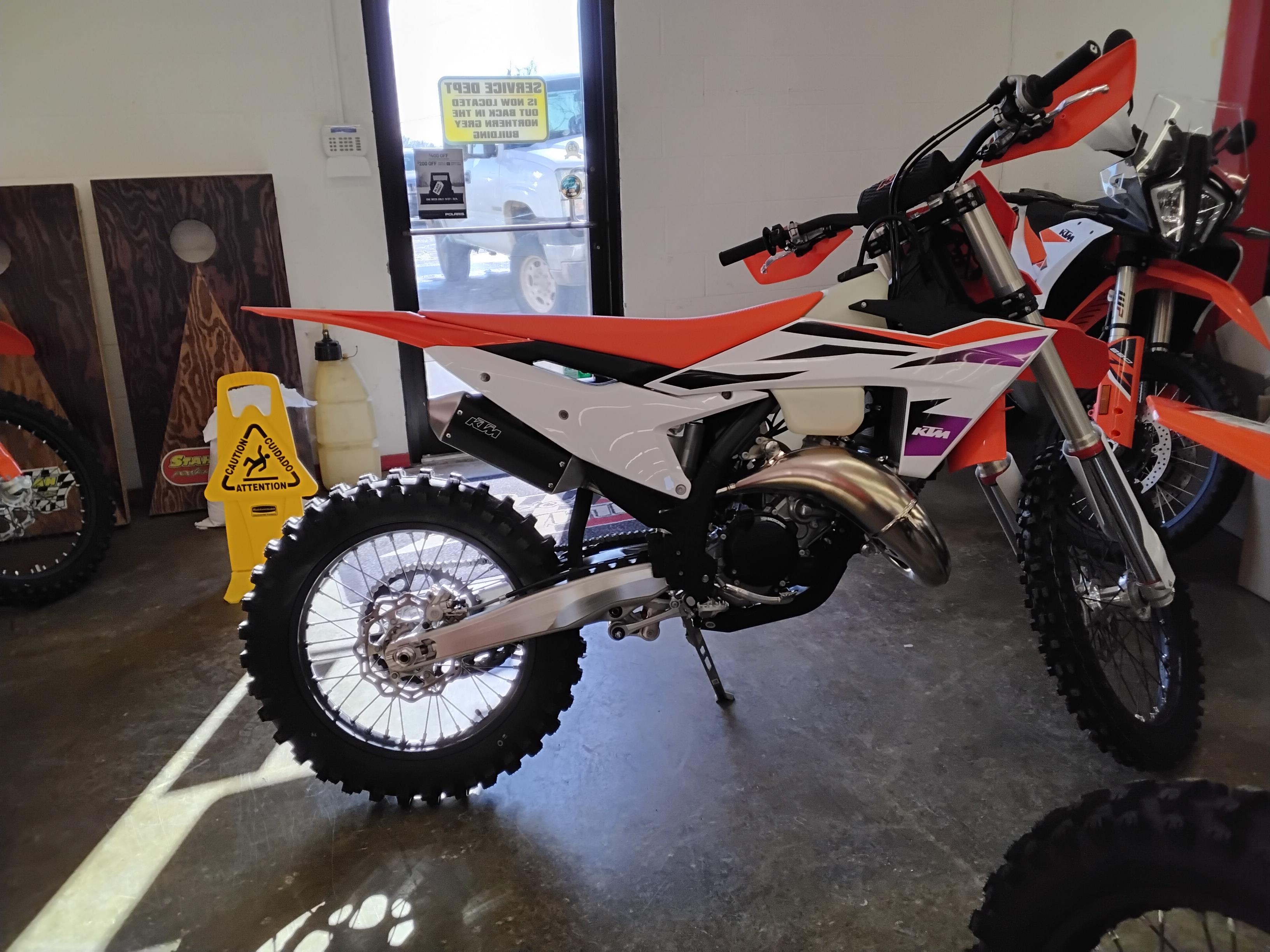 2024 KTM XC 125 - Photo 3
