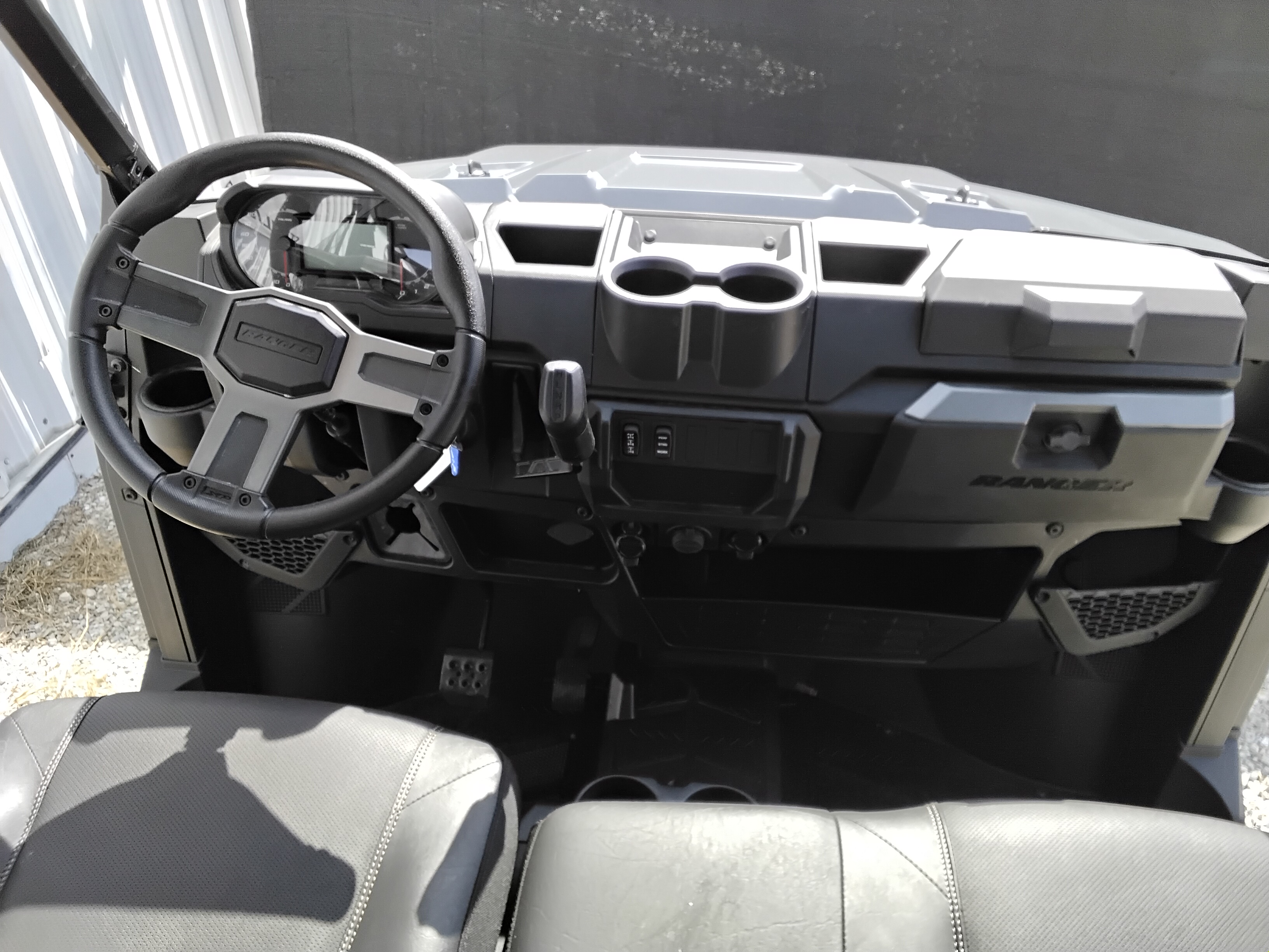2025 Polaris RANGER CREW XP 1000 PREMIUM - STEALTH GREY Premium - Photo 6