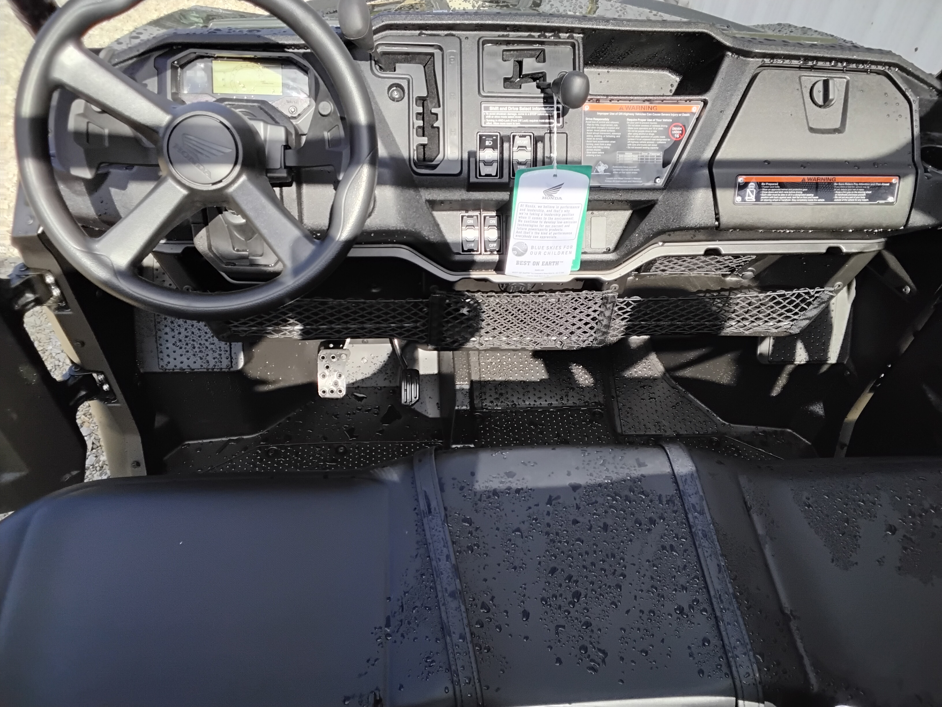 2025 Honda Pioneer 1000-6 Crew Deluxe - Photo 4