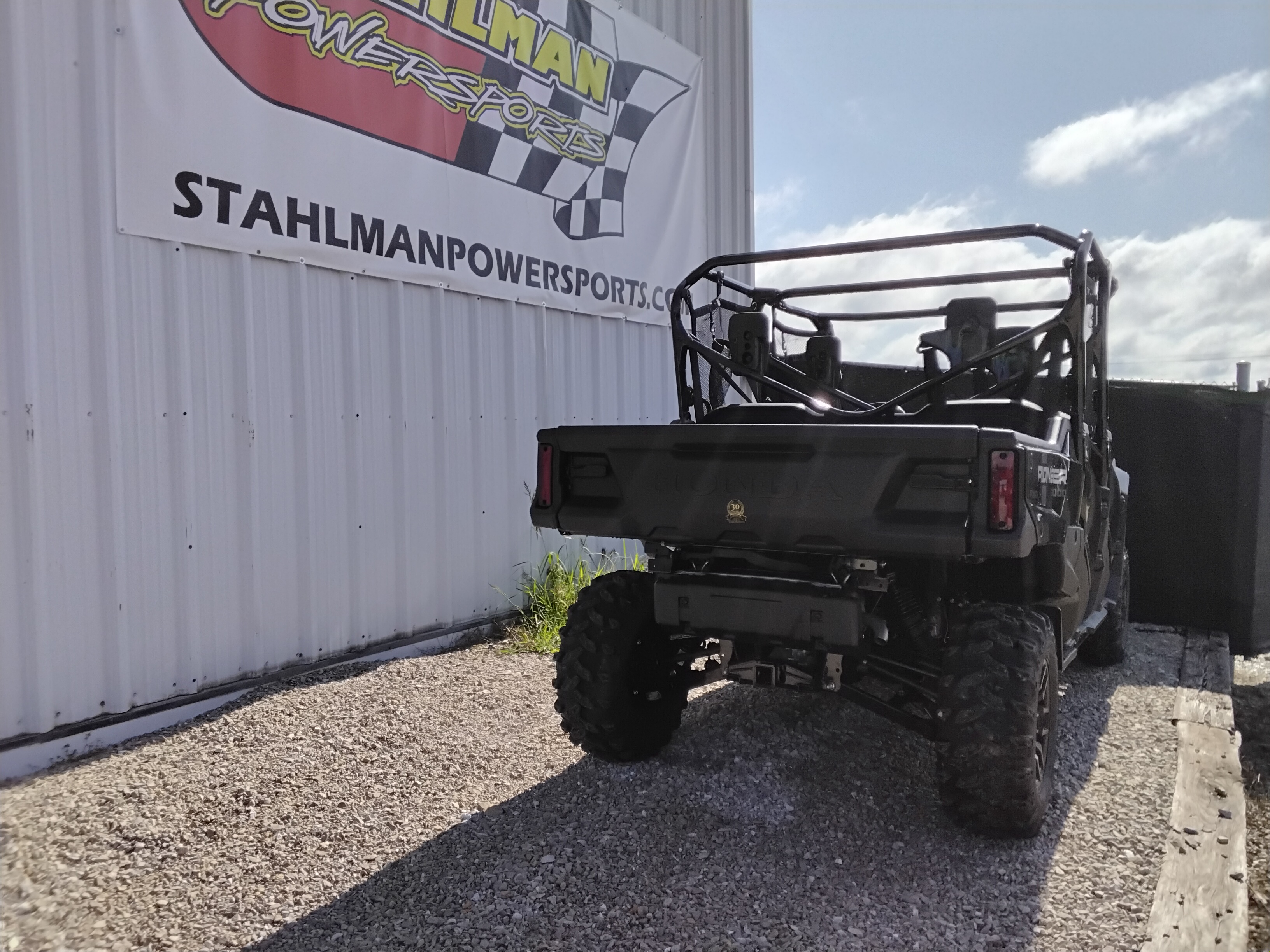 2025 Honda Pioneer 1000-6 Crew Deluxe - Photo 6