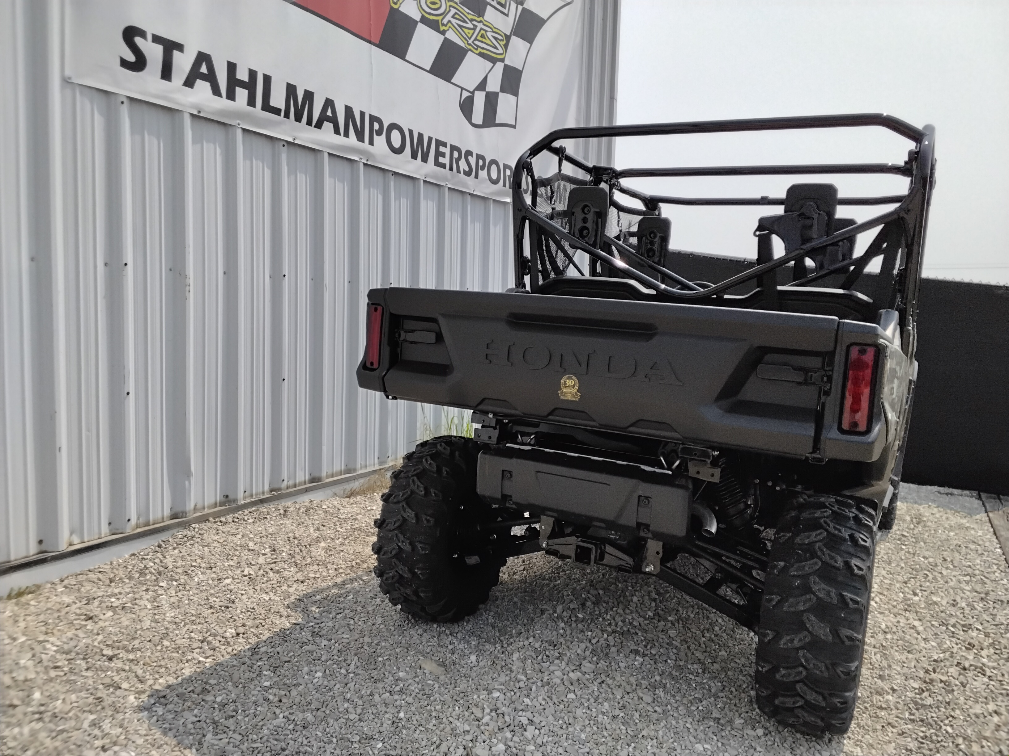 2025 Honda Pioneer 1000-6 Crew Deluxe - Photo 6