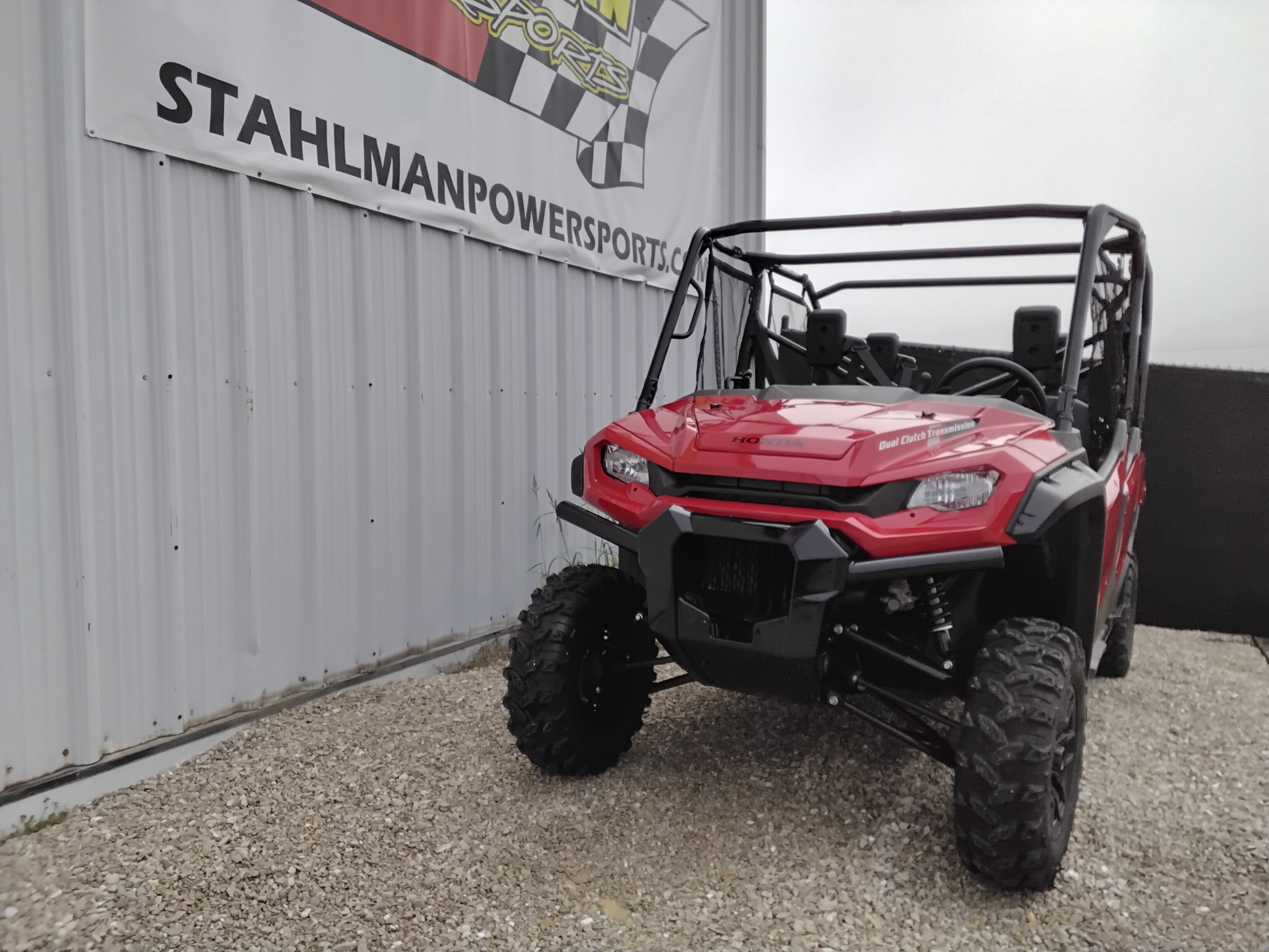 2025 Honda Pioneer 1000-6 Crew Deluxe - Photo 5
