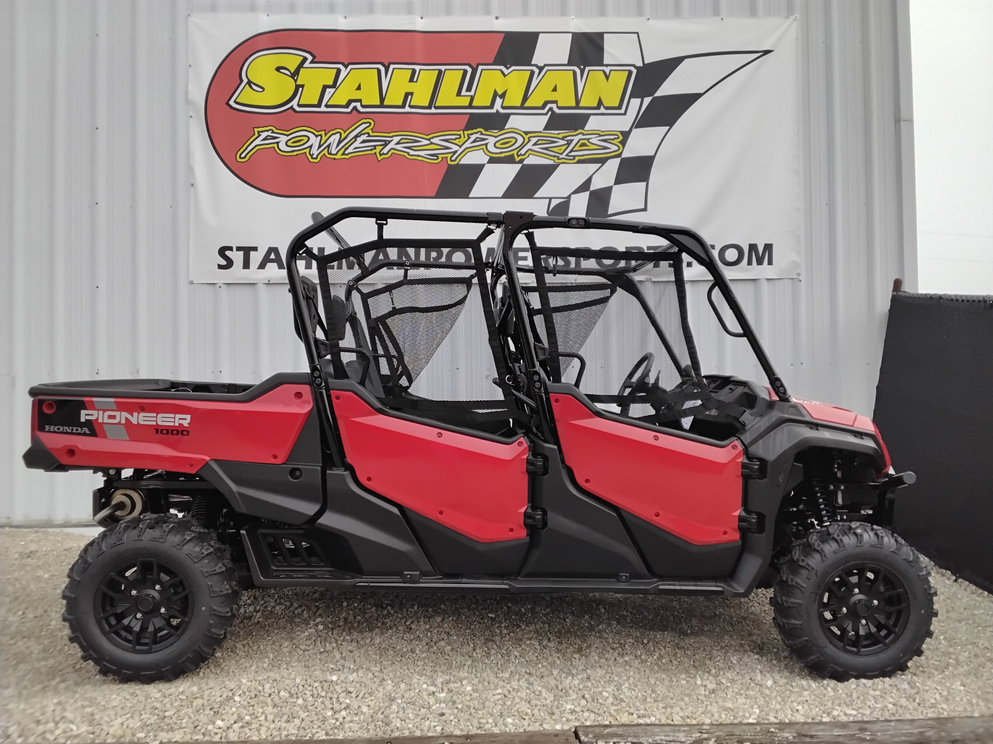 2025 Honda Pioneer 1000-6 Crew Deluxe - Photo 7