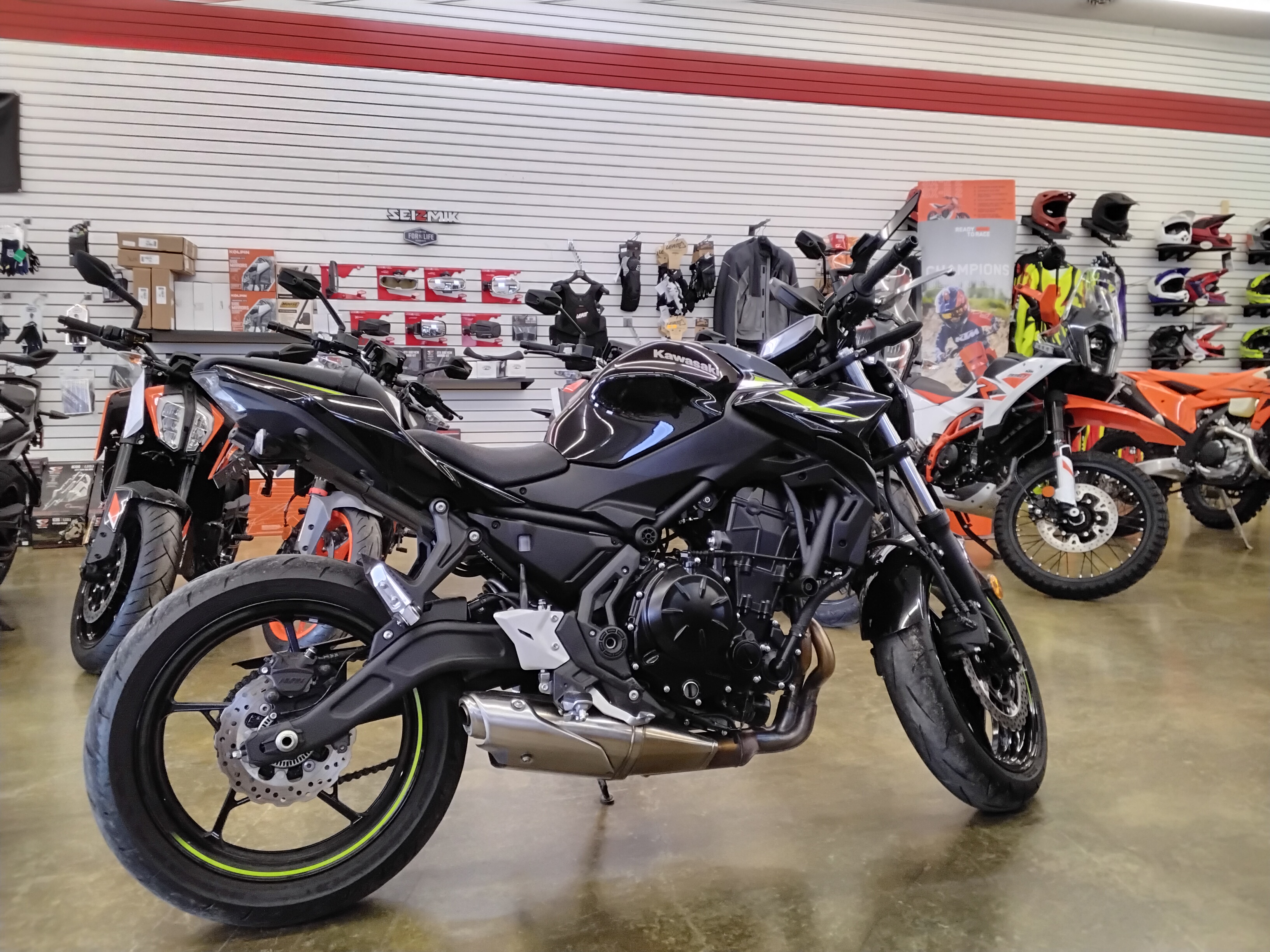 2024 Kawasaki Z650 Base