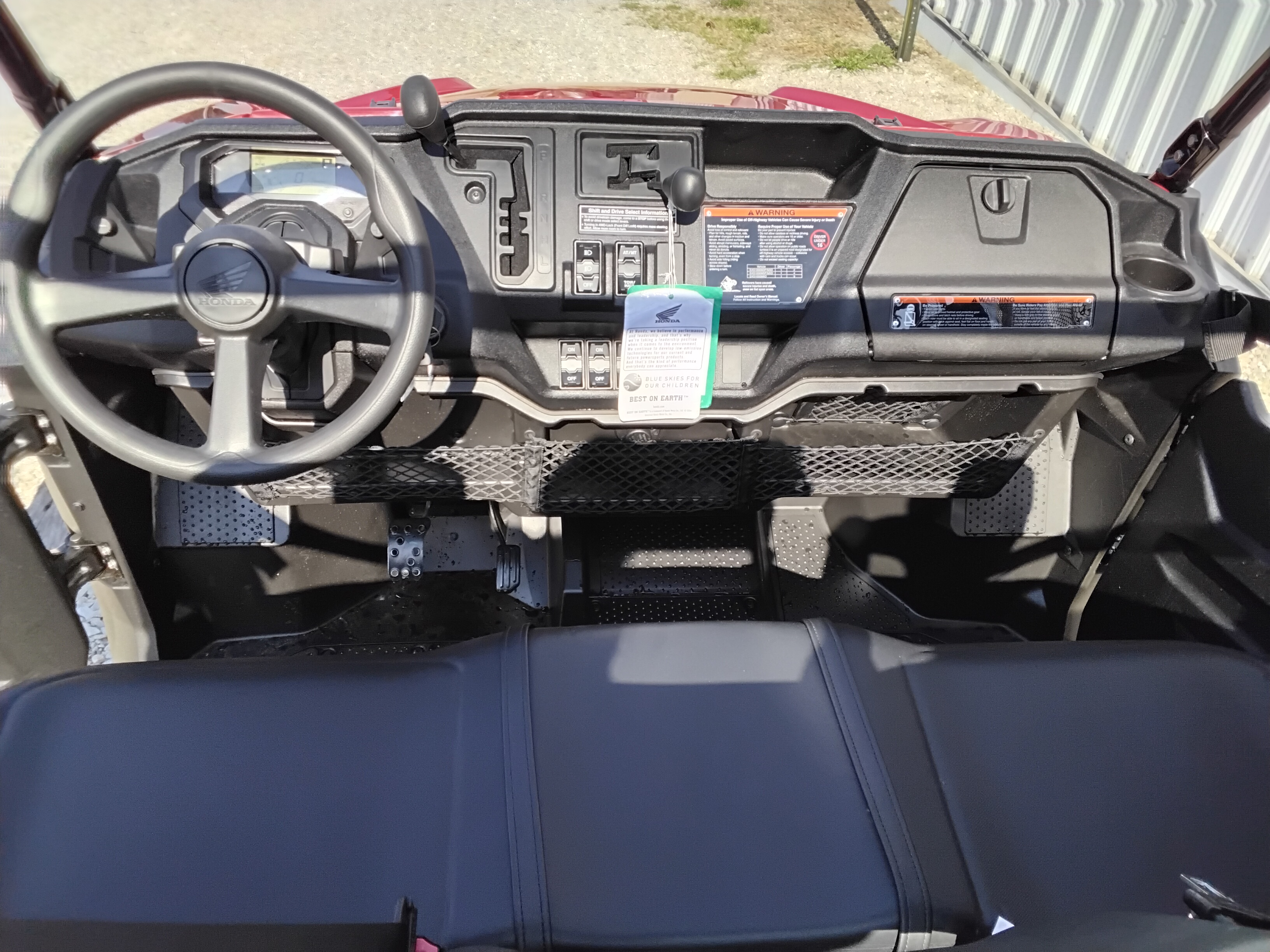 2025 Honda Pioneer 1000-6 Crew Deluxe - Photo 5