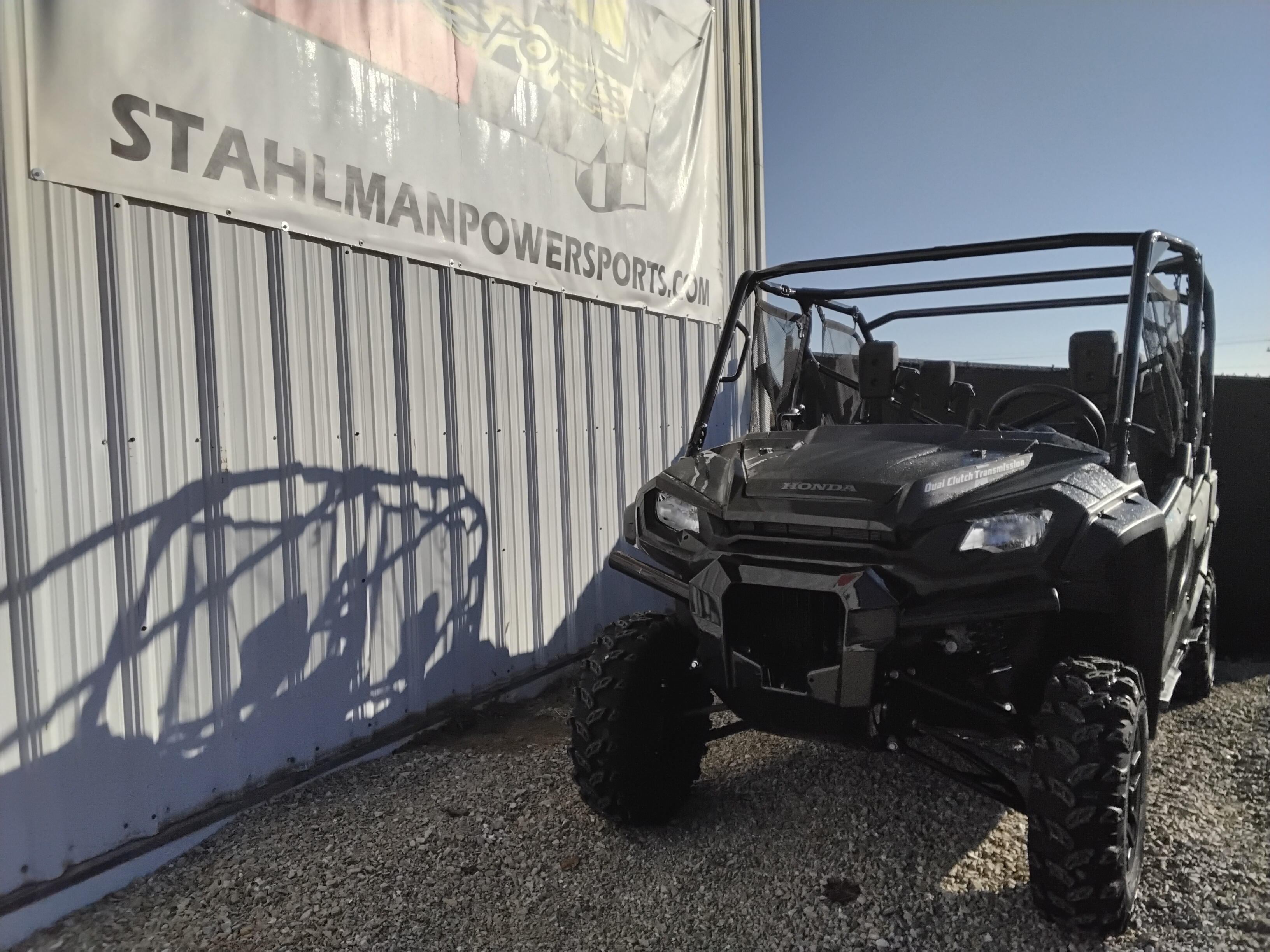 2025 Honda Pioneer 1000-6 Crew Deluxe - Photo 6