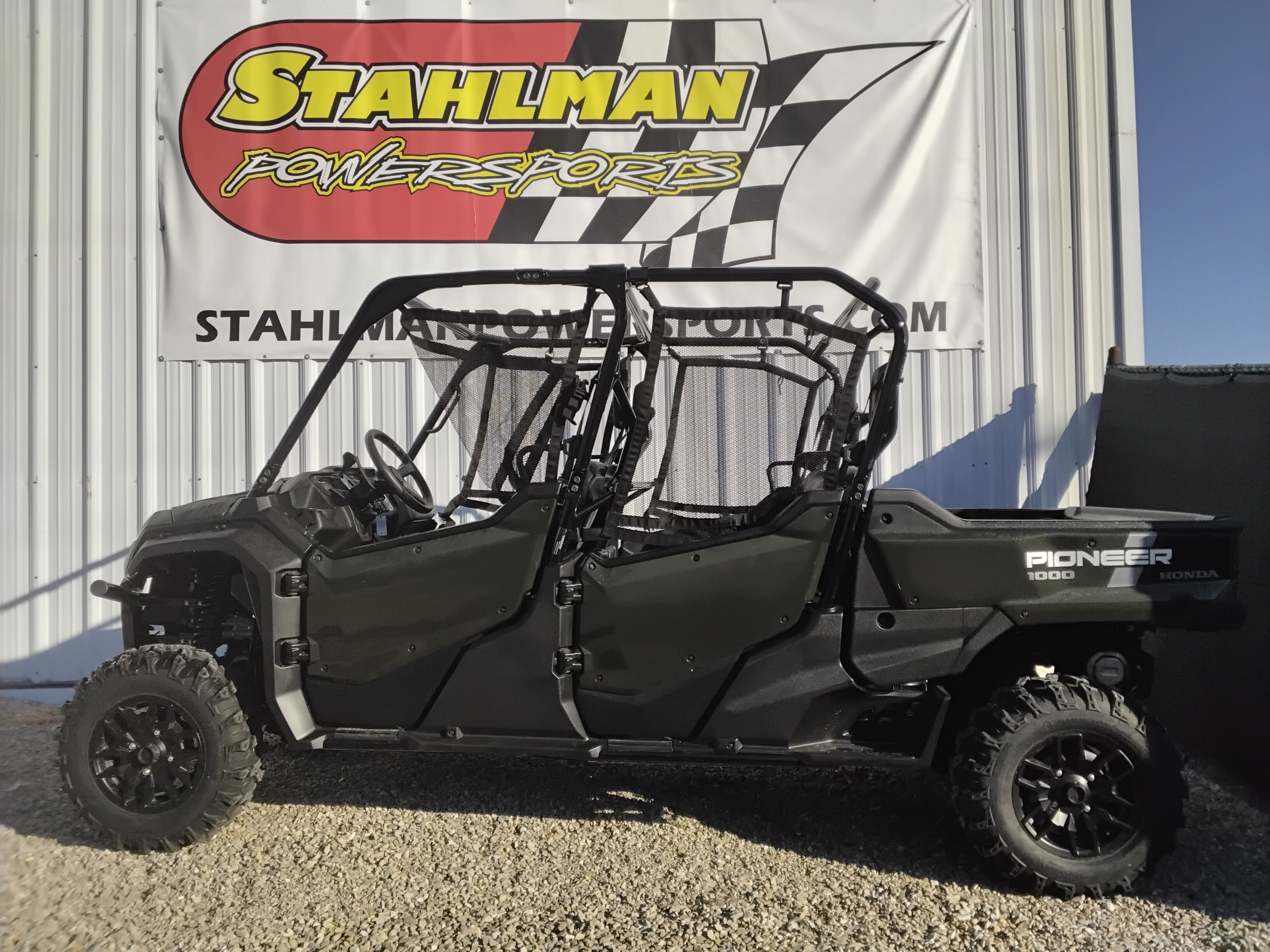 2025 Honda Pioneer 1000-6 Crew Deluxe - Photo 7