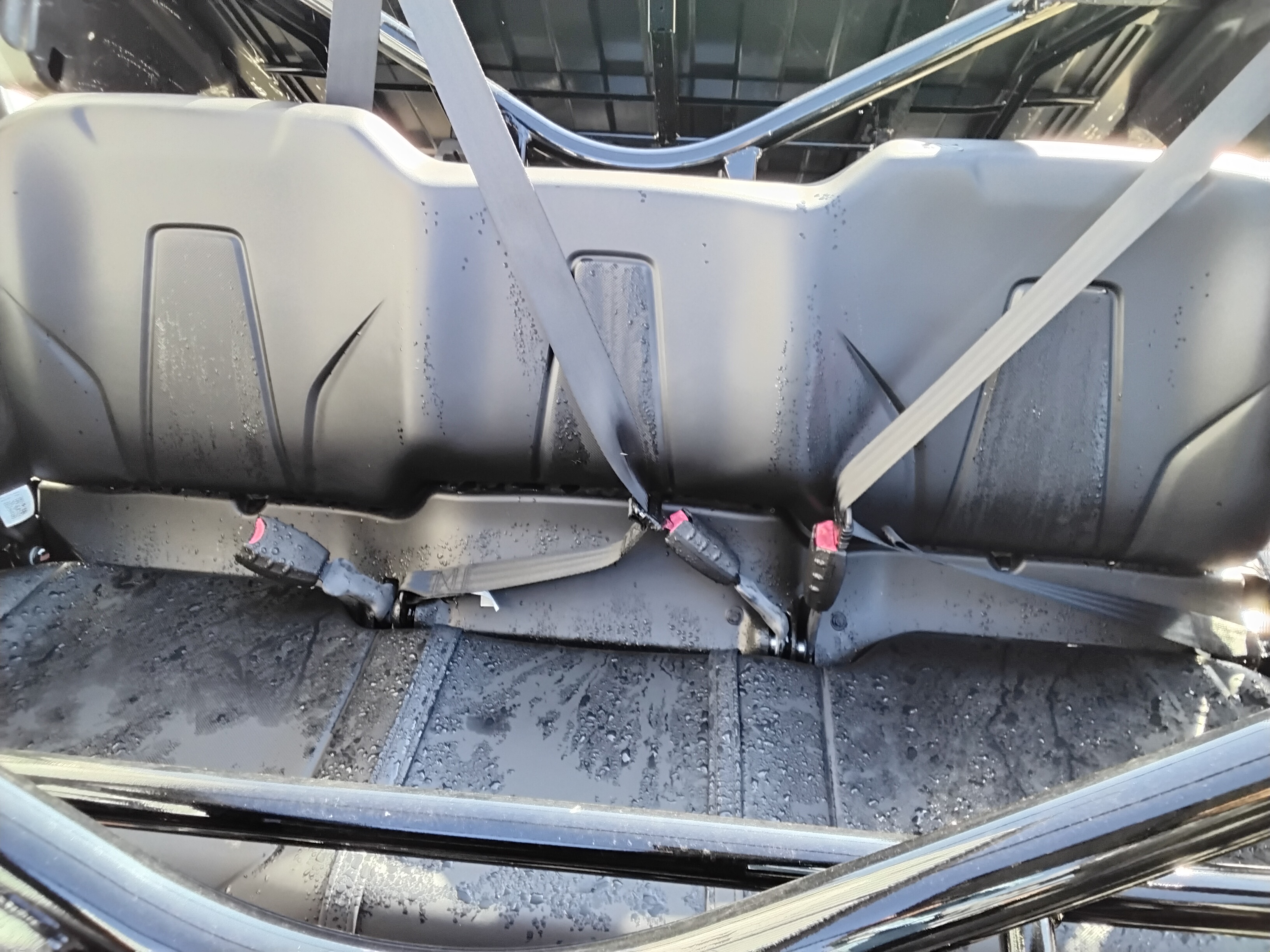 2025 Honda Pioneer 1000-6 Crew Deluxe - Photo 3