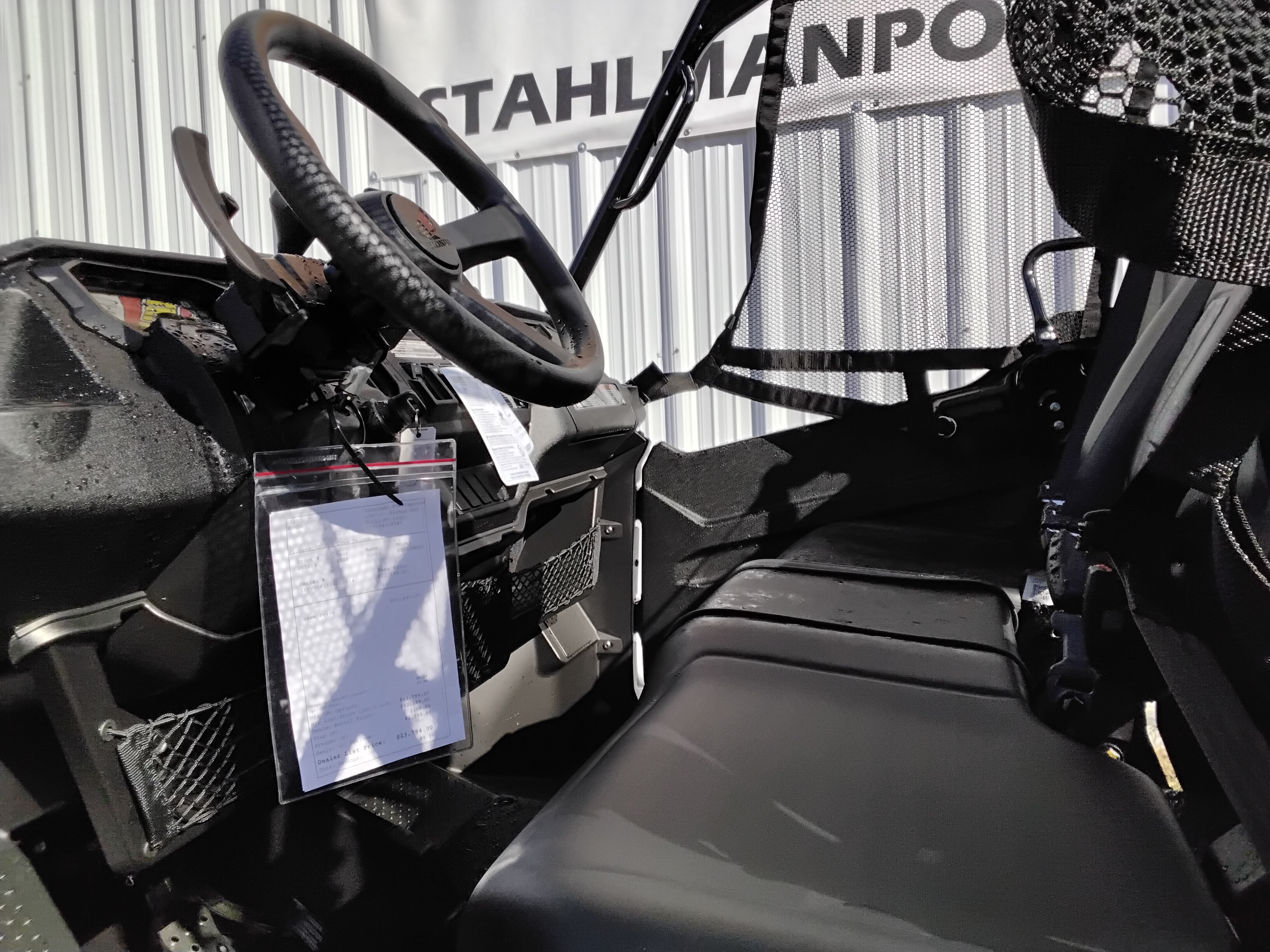 2025 Honda Pioneer 1000-6 Crew Deluxe - Photo 4
