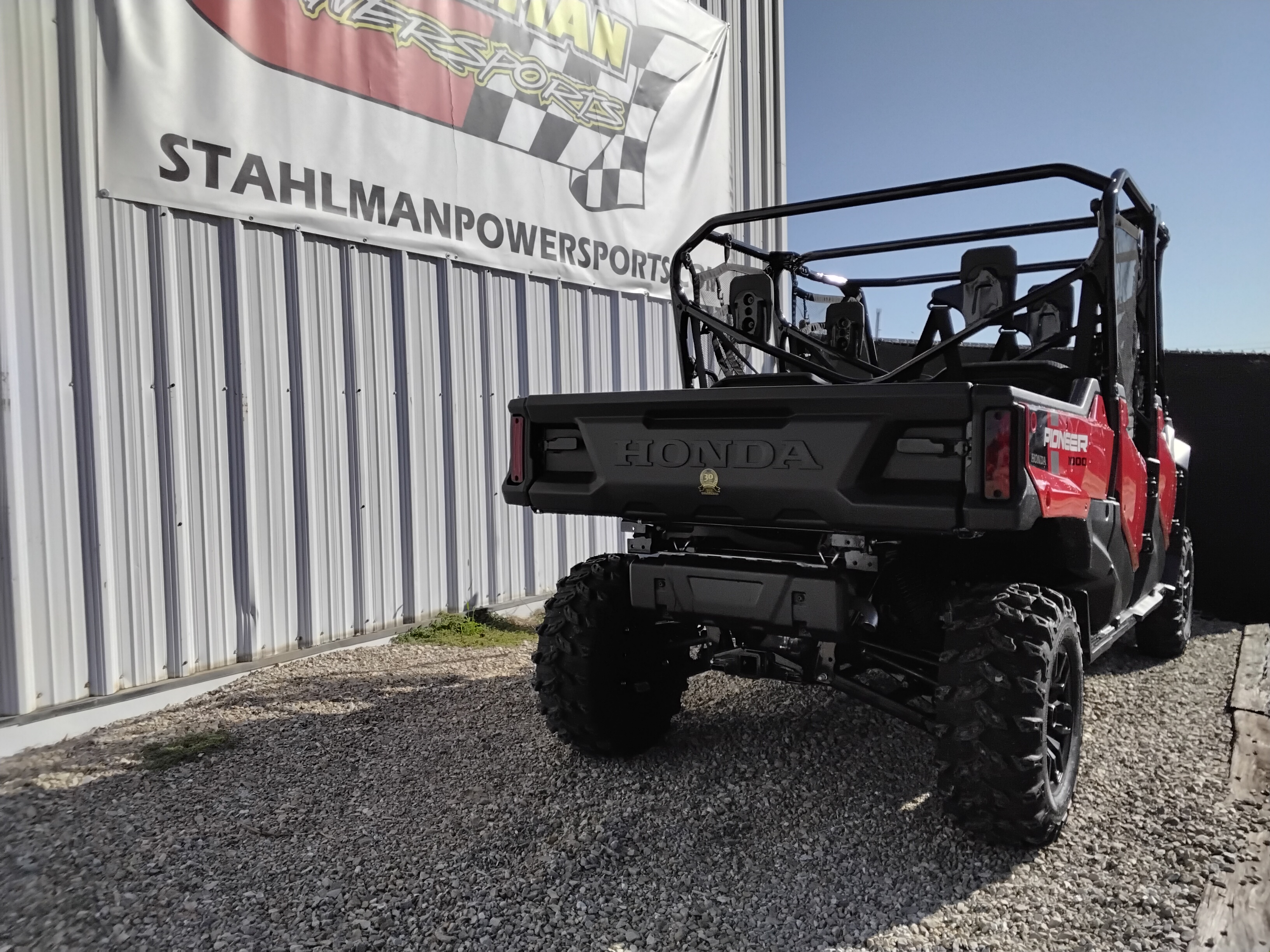 2025 Honda Pioneer 1000-6 Crew Deluxe - Photo 8